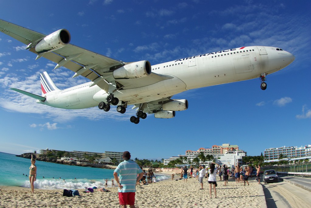 AirFrance A340 approaching Princess Juliana Airport